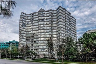 50-850 Kingsbridge Garden Cir in Mississauga, ON - Building Photo