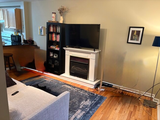 3654 N Marshfield Ave, Unit MarshfieldCoachHouse#1, Unit MarshfieldCoachHouse#1