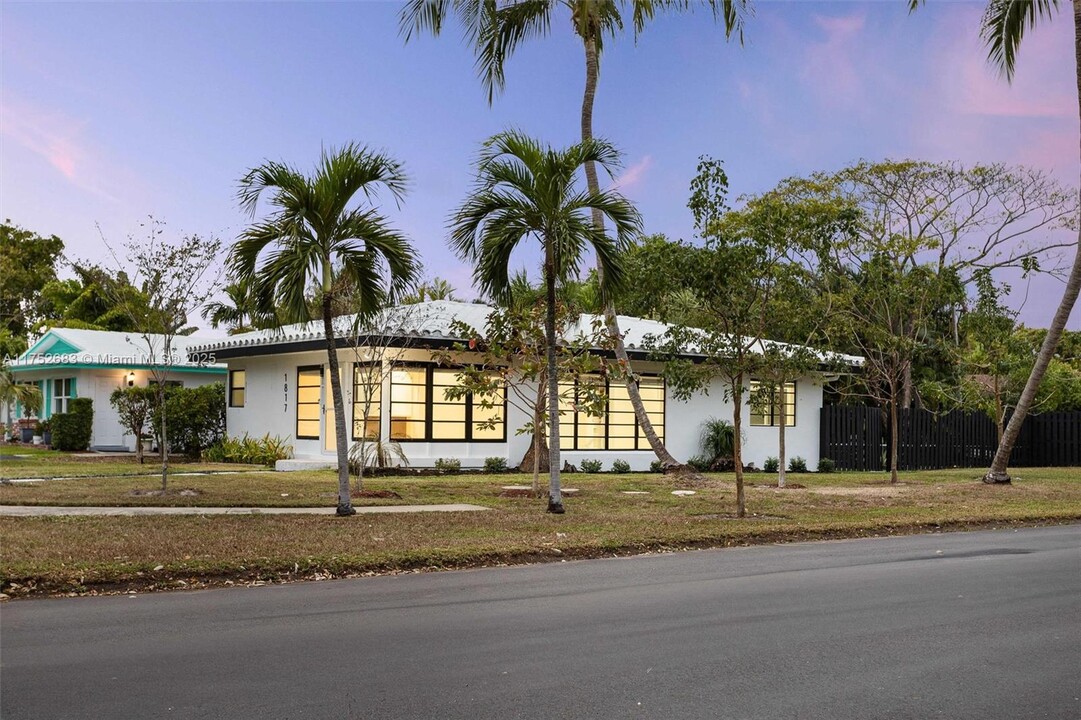 1817 NE 2nd St in Pompano Beach, FL - Building Photo