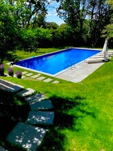 17 Hillside Rd in Southampton, NY - Building Photo - Building Photo