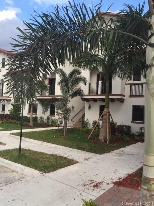10600 NW 88th St-Unit -1A0 in Doral, FL - Building Photo - Building Photo