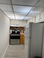 4717 NW 7th St, Unit 304 in Miami, FL - Building Photo