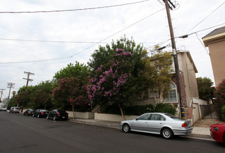 8741 Darby Ave in Northridge, CA - Building Photo - Building Photo