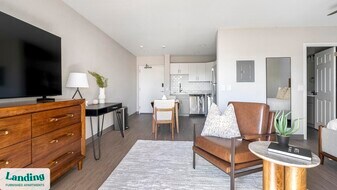 2305 Aaron St, Unit 313 in Port Charlotte, FL - Building Photo