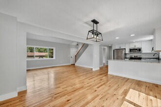 103 Sprucedale Dr in Waterbury, CT - Building Photo - Building Photo