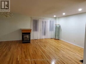 31 Thornbury Crescent in Ottawa, ON - Building Photo - Building Photo