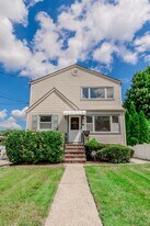 59 Wood St in Lynbrook, NY - Building Photo