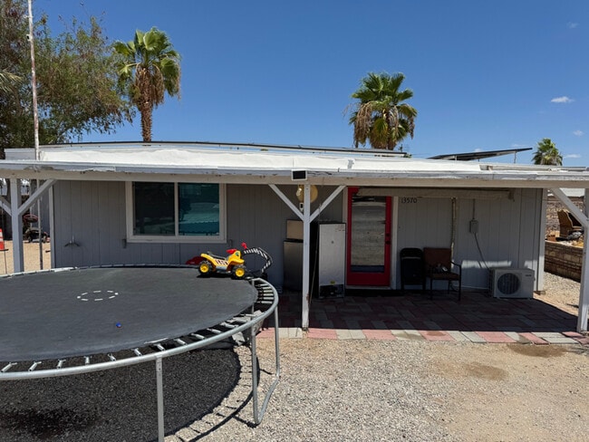 13570 E 44th St in Yuma, AZ - Foto de edificio - Building Photo