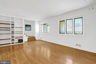 2921 S Grant St in Arlington, VA - Building Photo - Building Photo