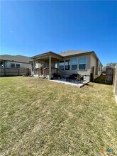 2905 Greenbriar Rd in Seguin, TX - Building Photo - Building Photo