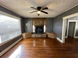 6818 Stearns St in Houston, TX - Building Photo