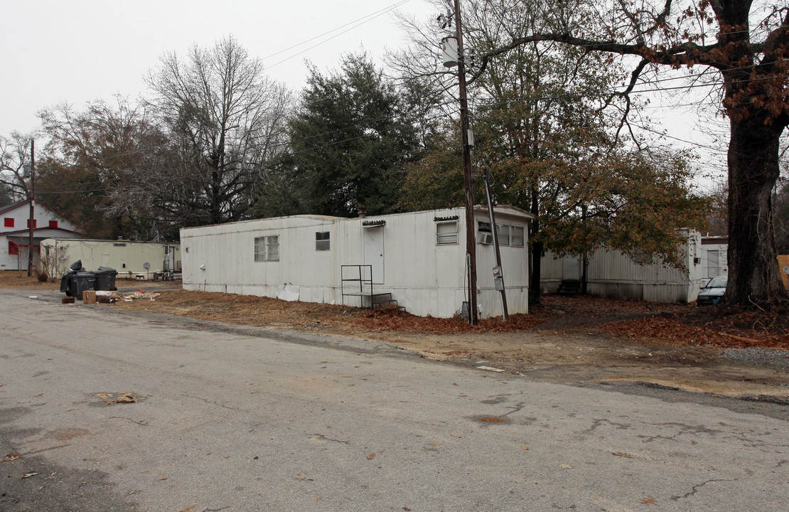 5460 Assembly St in Charleston, SC - Building Photo