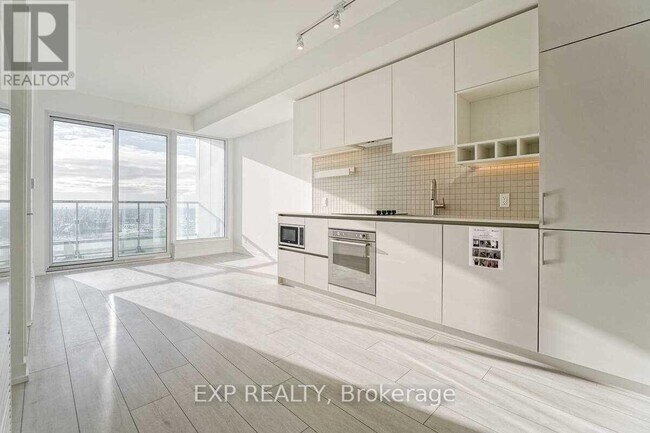 5 Buttermill Ave. in Vaughan, ON - Building Photo - Building Photo