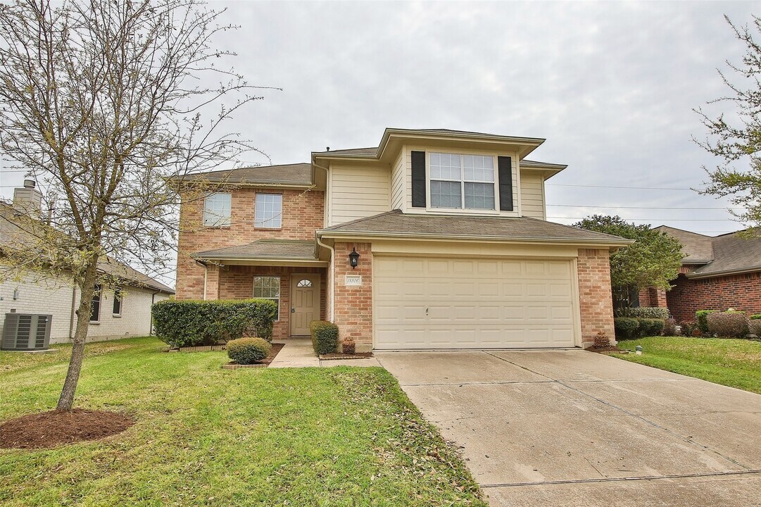 18926 Piney Way Dr in Tomball, TX - Building Photo