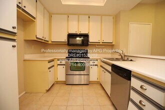 258 Gallery Wy in Tustin, CA - Building Photo - Building Photo