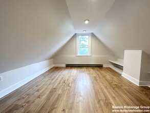 13 Saratoga St, Unit 2 in Boston, MA - Building Photo - Building Photo