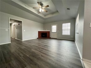 2004 S Old Wire Rd in Rogers, AR - Building Photo - Building Photo