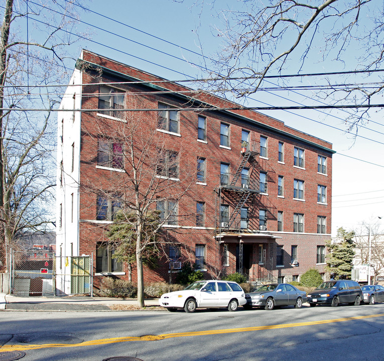 1 Sunnyside Dr in Yonkers, NY - Building Photo