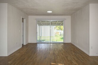 1124-1126 McPherson Ave in Richland, WA - Foto de edificio - Building Photo