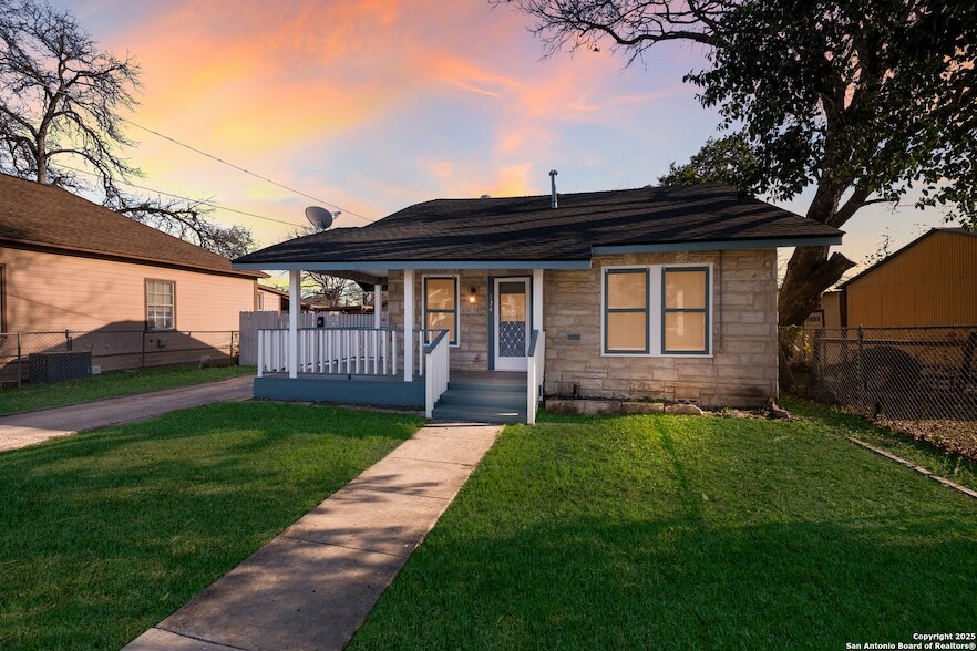 134 Caldwell St in San Antonio, TX - Building Photo