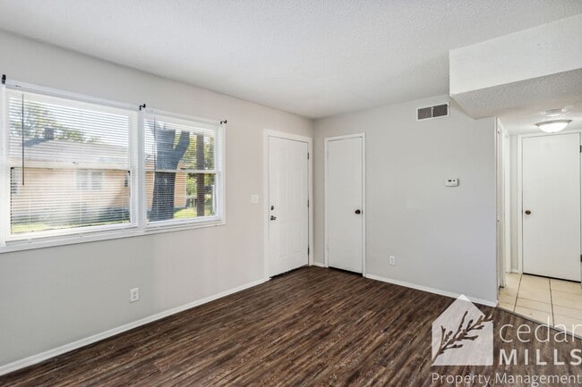 1119 S Fern St in Wichita, KS - Building Photo - Building Photo