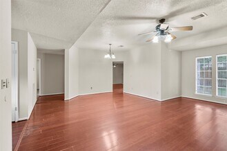 9230 Wandsworth Dr in Spring, TX - Building Photo - Building Photo