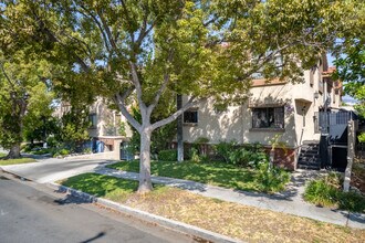 1245 Orange Grove Ave in Glendale, CA - Foto de edificio - Building Photo