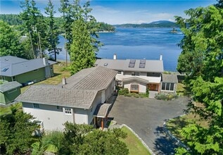 2461 Turn Point Rd in Friday Harbor, WA - Building Photo - Building Photo