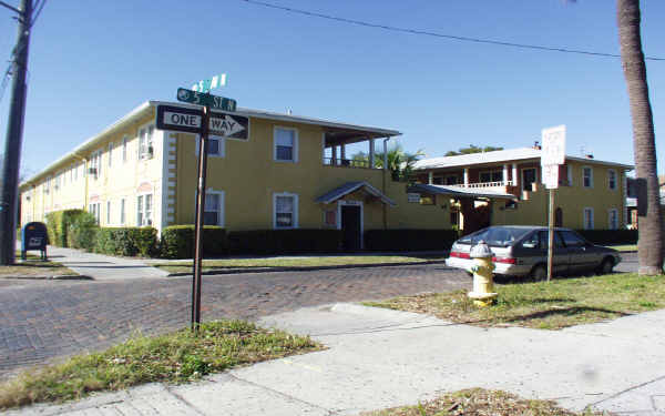 Palm Court Apartments