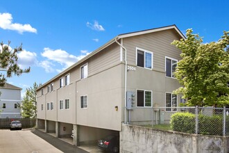 2604 Douglas Ave in Bellingham, WA - Building Photo - Building Photo