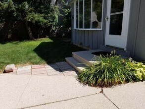 6015 N Shoreland Ave in Whitefish Bay, WI - Building Photo - Building Photo