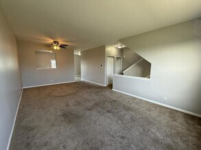 1624 Fieldstone Dr N in Shorewood, IL - Building Photo - Building Photo