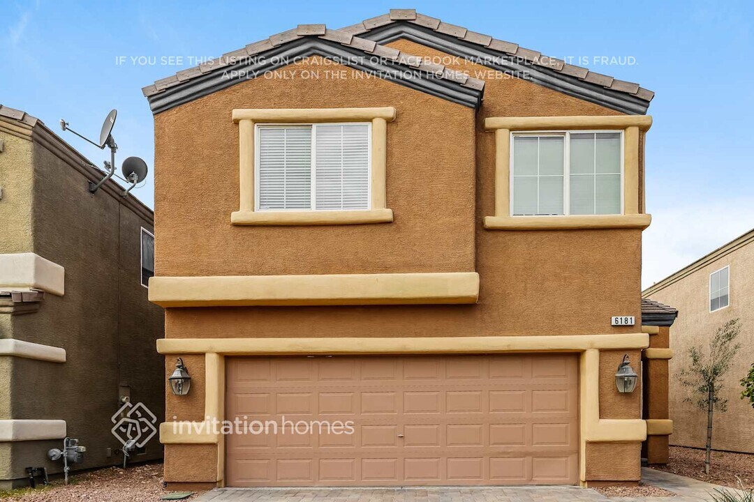 6181 Arlington Ash St in Las Vegas, NV - Foto de edificio