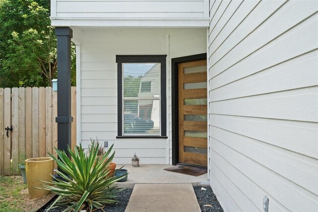 3413 Blumie St in Austin, TX - Building Photo - Building Photo