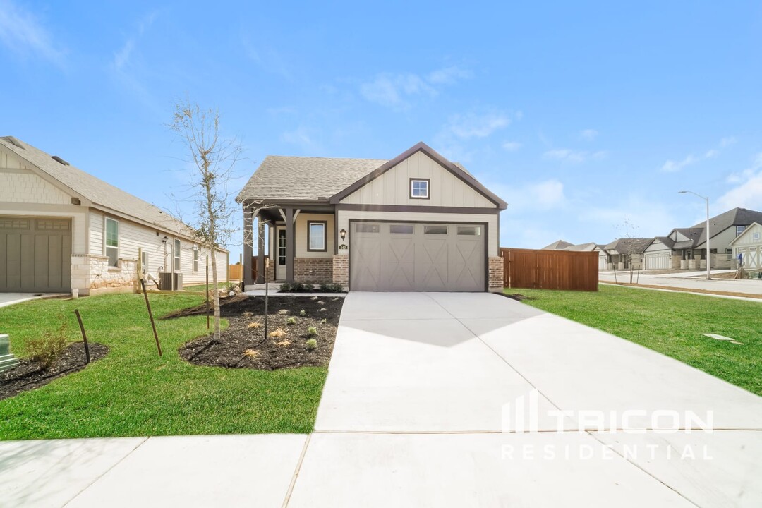 540 Raglands Rd in Leander, TX - Building Photo