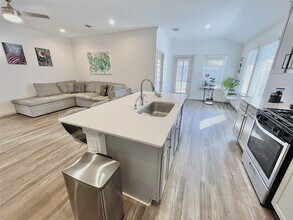 6811 Fleetwood Crescent Wy in Richmond, TX - Building Photo - Building Photo