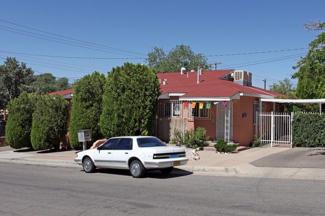 1320 Lead Ave SE in Albuquerque, NM - Building Photo - Building Photo