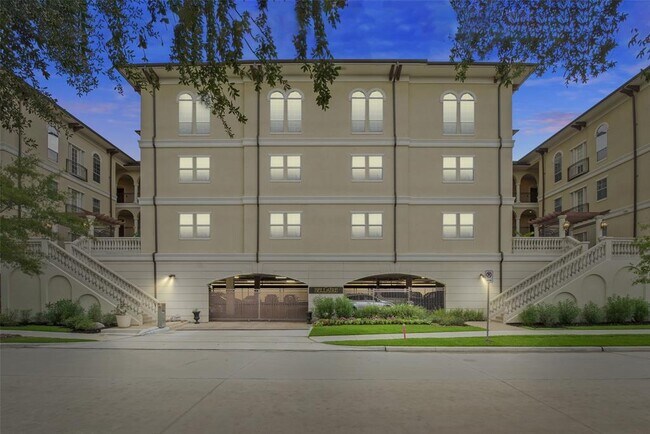 7134 Mapleridge St in Houston, TX - Building Photo - Building Photo
