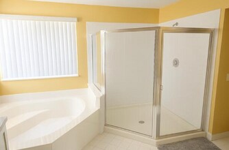 7228 Chesapeake Cir in Boynton Beach, FL - Foto de edificio - Building Photo