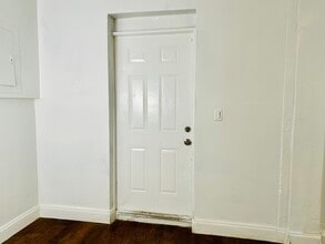 2661 NW 33rd St in Miami, FL - Building Photo - Building Photo