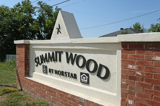 Summit Wood Apartments in Watertown, NY - Building Photo - Building Photo