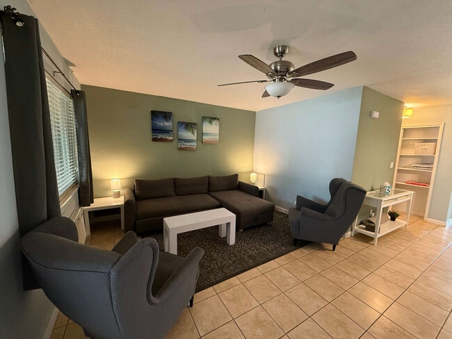 2225 NE 14th Ave