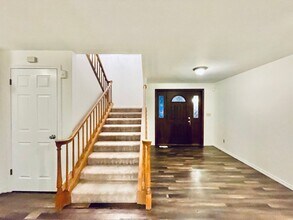 3717 Braeburn Dr NE in Tacoma, WA - Building Photo - Building Photo