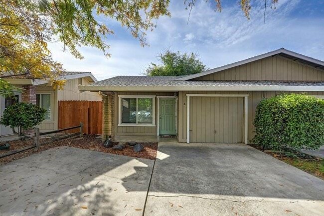 1720 Kent St in Roseville, CA - Building Photo - Building Photo