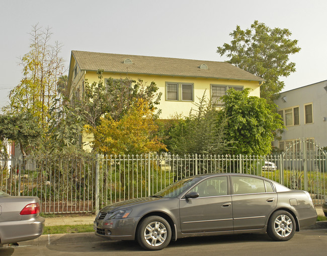 1322 S Van Ness Ave in Los Angeles, CA - Foto de edificio - Building Photo