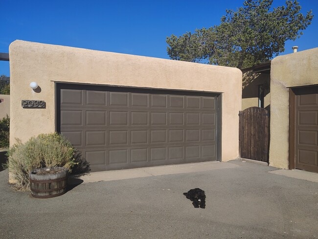 property at 2933 Plaza Azul