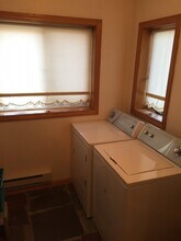 10 Windsor Rd, Unit 1 in Medford, MA - Foto de edificio - Building Photo