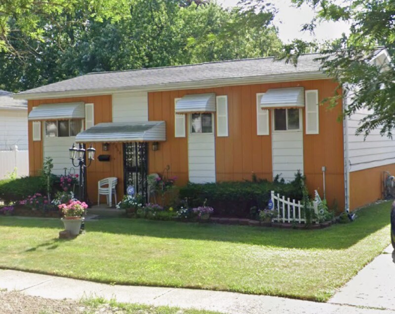 1950 Eckley Ave in Flint, MI - Building Photo