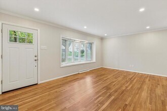 3249 Mill Rd in Doylestown, PA - Foto de edificio - Building Photo