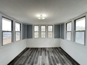 215 S 10th Ave, Unit 2 in Maywood, IL - Building Photo - Building Photo